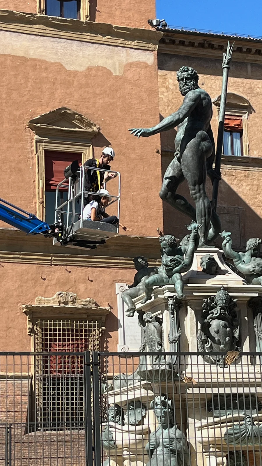 Fontana del Nettuno, Bologna - Jean Bologne, Neptune, 1565